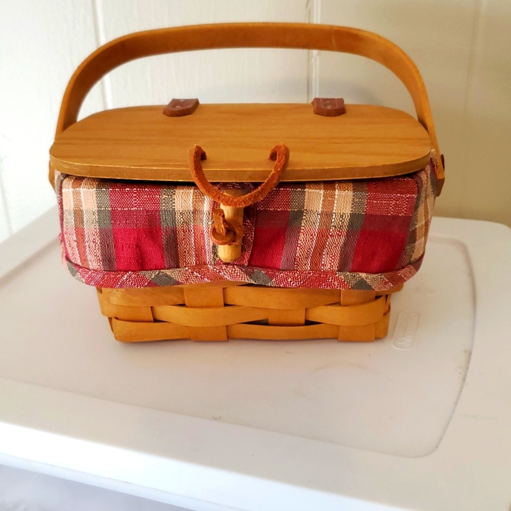 Longaberger Childs Puse/Picnic Basket